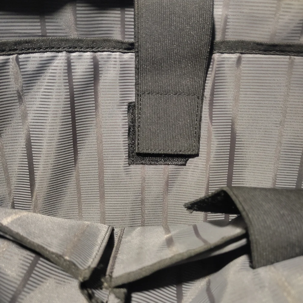 Kenneth Cole Reaction Gray Laptop Messenger Bag